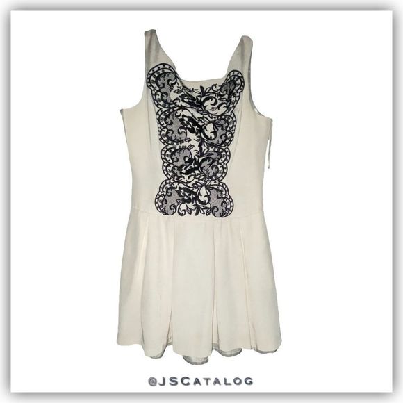 WHBM White with Black Embroidery Scoop Neck Fit & Flare Sleeveless Dress - EUC - - Picture 6 of 9
